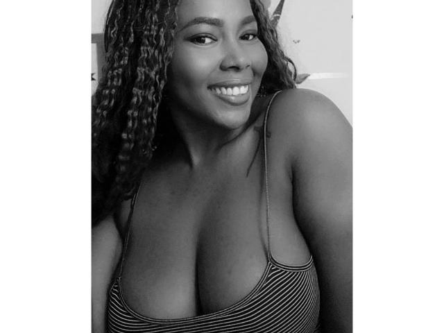 EmiraHot - Live sex cam - 19082398