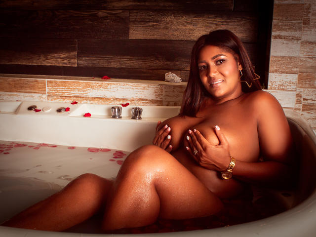 CristinaWillis - Live porn &amp; sex cam - 19088746