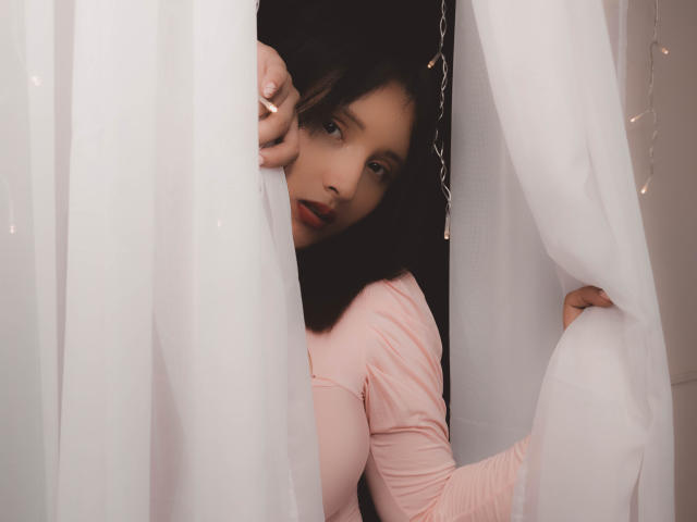 ValerieCollinss - Live porn &amp; sex cam - 19104978