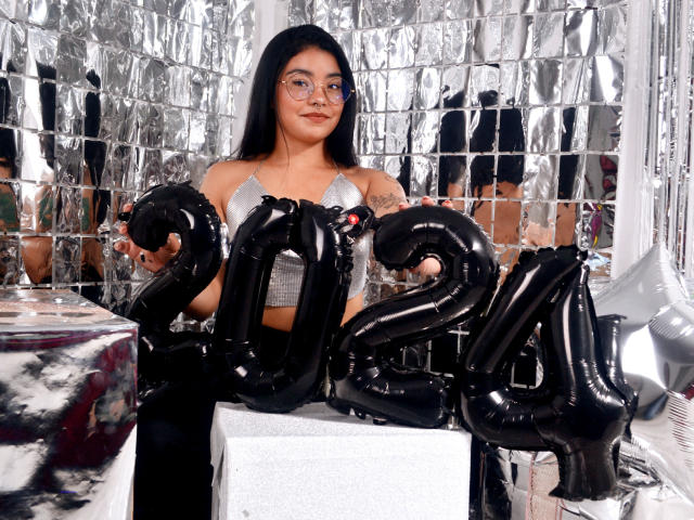 EmmaRuiz - Live porn &amp; sex cam - 19118054