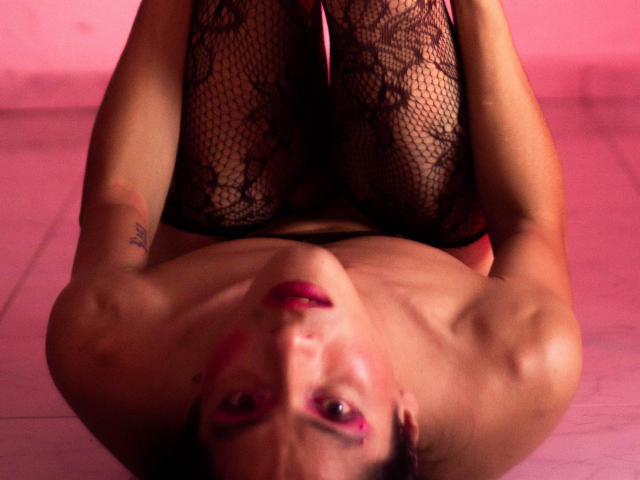 BriaStele - сексуальная веб-камера в реальном времени - 19133026