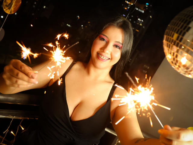 CarolineAkimov - сексуальная веб-камера в реальном времени - 19140062