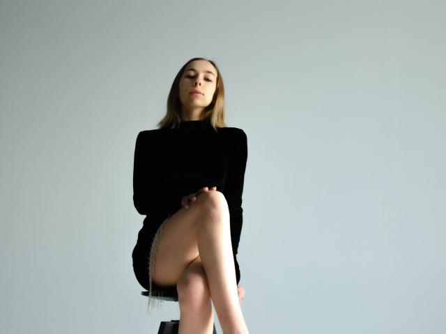 SoniaFugors - Live porn &amp; sex cam - 19147586