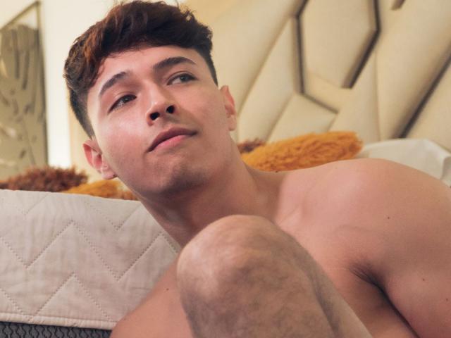 LiamAndrews - Live porn &amp; sex cam - 19148618