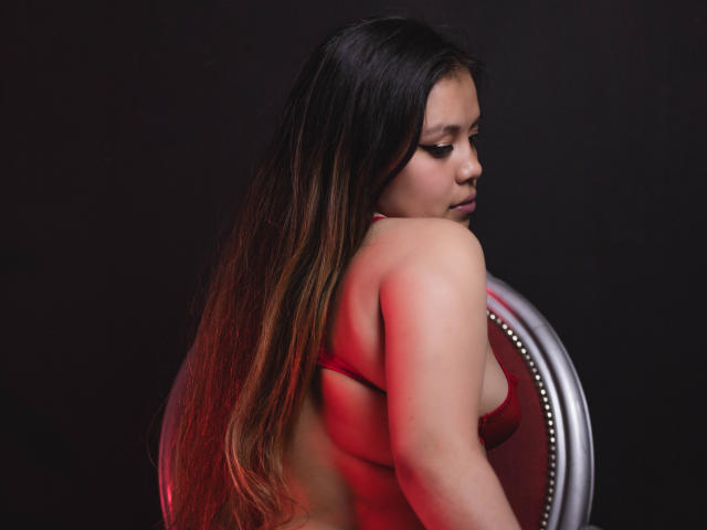 EmiNovely - Live porn &amp; sex cam - 19150814