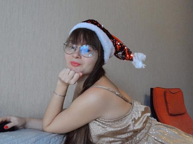 KiraGoldens - Live porn &amp; sex cam - 19157470