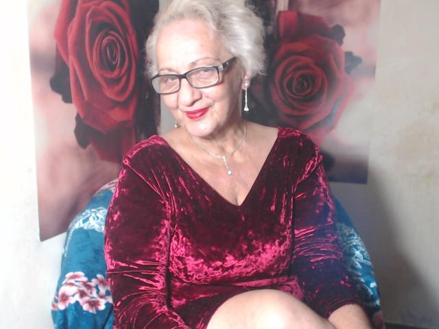 DivaDiamondsIrene - Live Sex Cam - 19169834