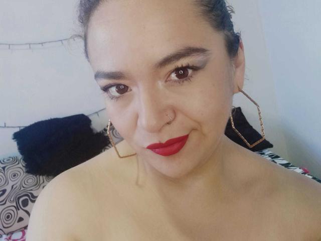 NaugthyCurvy - сексуальная веб-камера в реальном времени - 19173822