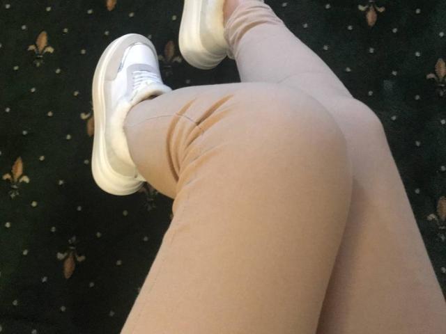 Fellinia - Live sex cam - 19184994