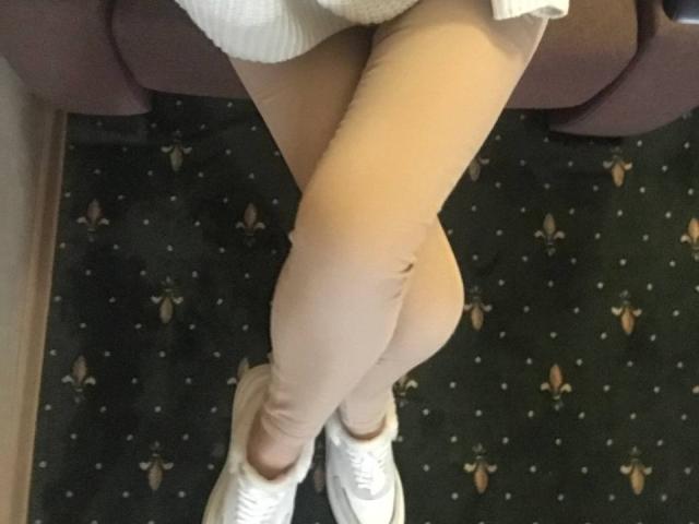 Fellinia - Camera khiêu dâm &amp; quyến rũ trực tiếp - 19185014