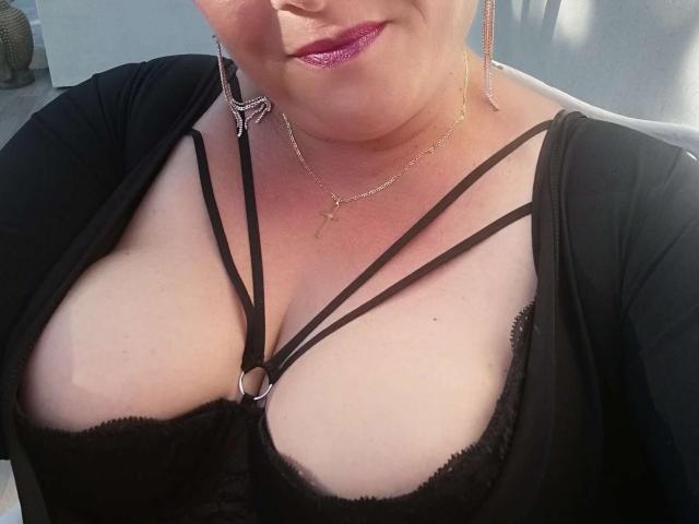 SolangeBelle - Live porn &amp; sex cam - 19188966