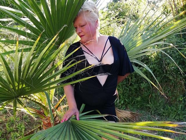 SolangeBelle - Sexe cam en vivo - 19189010