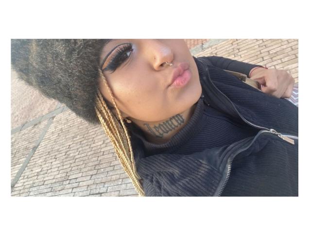 NicolettaCortez - Élő pornó és szexkamera - 19194038