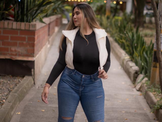 AlysonMyers - Live porn &amp; sex cam - 19195706