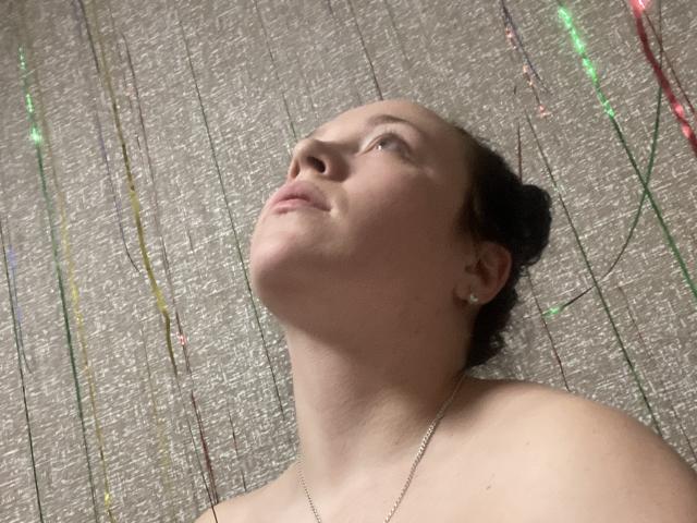 LucieIlse - сексуальная веб-камера в реальном времени - 19207122