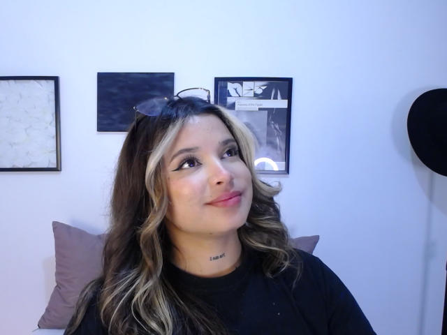 KateZoe - сексуальная веб-камера в реальном времени - 19207438