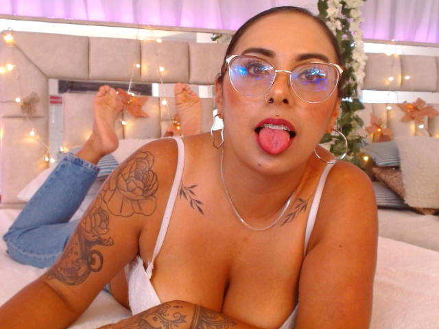 ChloeMarss - Live porn &amp; sex cam - 19220478