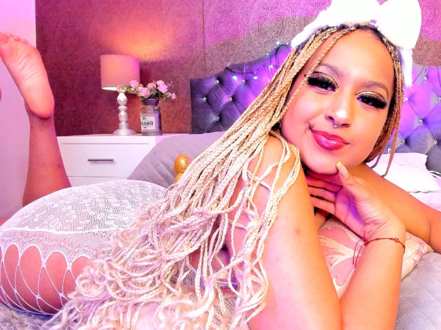 NicolettaCortez - Live porn &amp; sex cam - 19221342