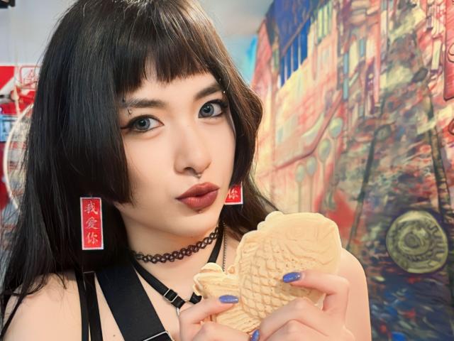 SabriPrettty - Élő pornó és szexkamera - 19232830