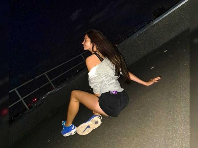 IrisBrunette - Live porn &amp; sex cam - 19237182