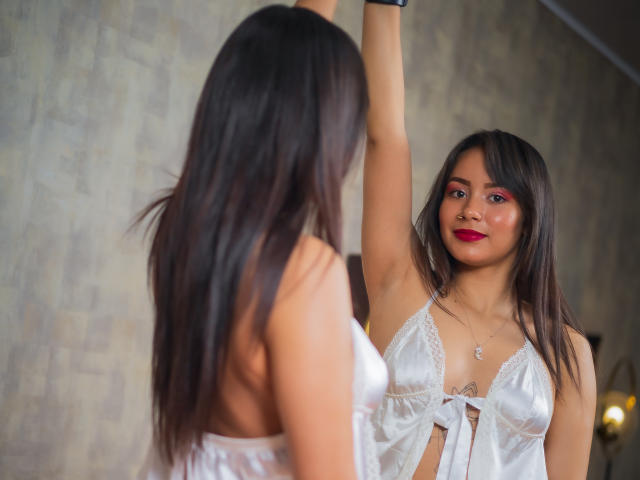 HollyWhite - сексуальная веб-камера в реальном времени - 19240246