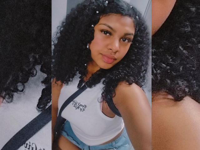 EmmaRiicco - Camera khiêu dâm &amp; quyến rũ trực tiếp - 19246142