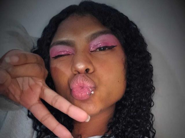 EmmaRiicco - Live porn &amp; sex cam - 19258986