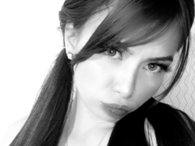 LaurynMartines - сексуальная веб-камера в реальном времени - 19279782