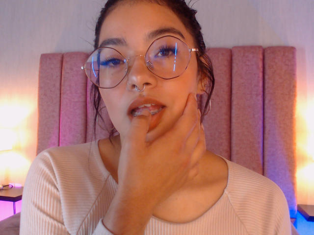 EmmaRuiz - Live porn &amp; sex cam - 19298186