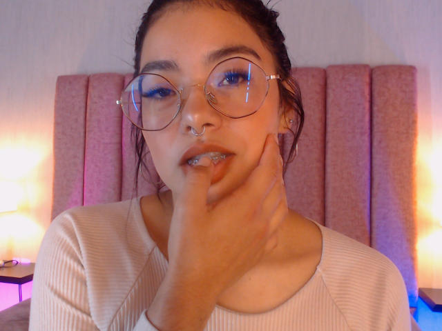 EmmaRuiz - Live porn &amp; sex cam - 19298190