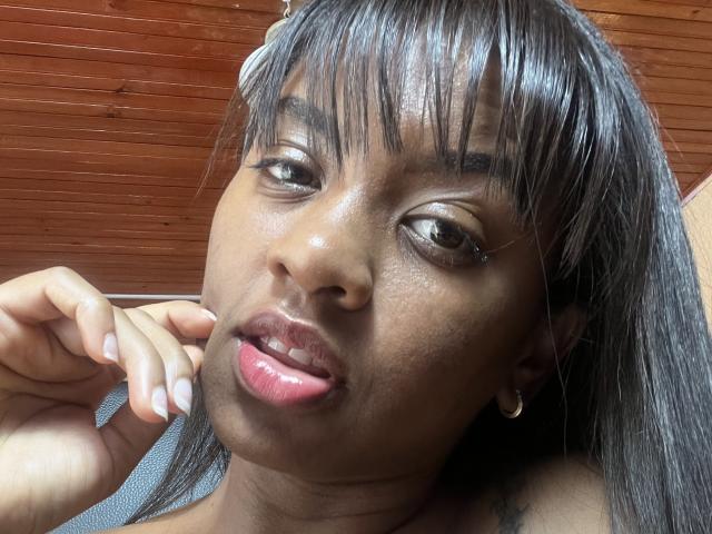 TiffanySammy - сексуальная веб-камера в реальном времени - 19302314