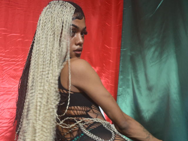 StrawberryCambell69 - Sexe cam en vivo - 19305546