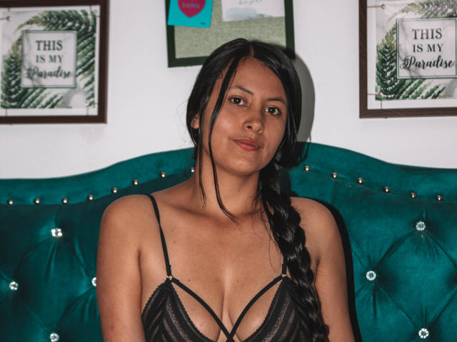 EmilySavage - Live porn &amp; sex cam - 19307666