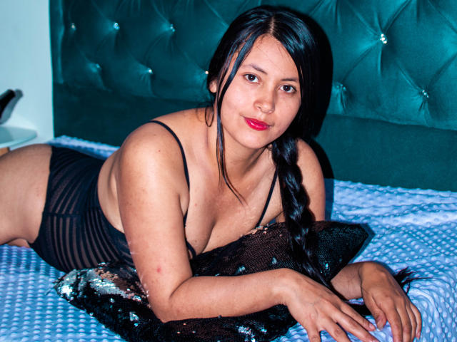 EmilySavage - Live porn &amp; sex cam - 19307682