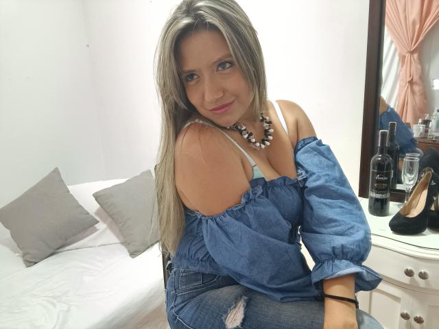 ValeriaHunter69 - Live porn &amp; sex cam - 19308826