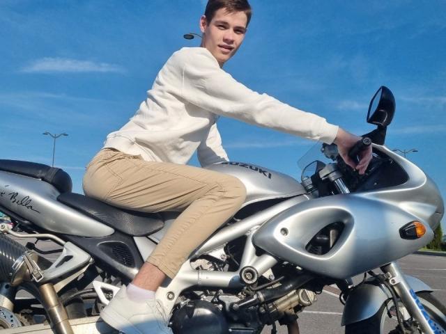 BradBert - Live porn &amp; sex cam - 19309654