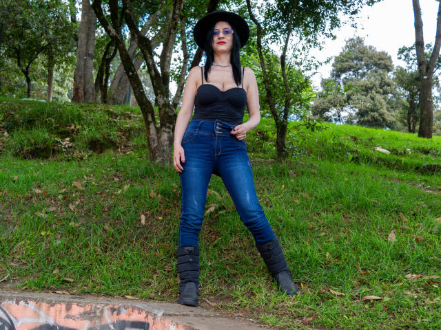 AlanaMoneth - ライブポルノ&amp;セックスカム - 19311806