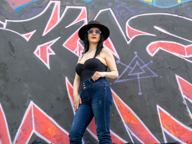 AlanaMoneth - Live porn &amp; sex cam - 19311850