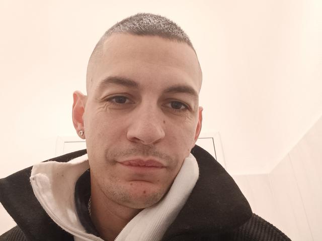 Leroutier69 - Live porn &amp; sex cam - 19326614