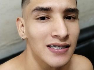 FlirCamilo - Live porn &amp; sex cam - 19333190