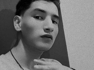 FlirCamilo - Live porn &amp; sex cam - 19333198