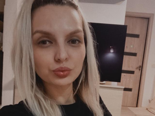 DouceAmelia - Live porn &amp; sex cam - 19340838