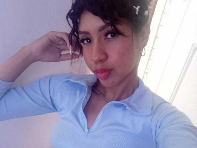 NickyBlain - Élő pornó és szexkamera - 19351762