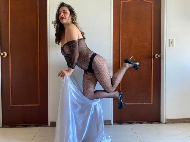 AtheneaRossi - Live porn &amp; sex cam - 19351990