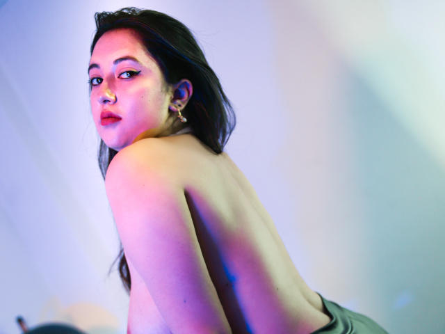 IssaBellaOlsen - Live porn &amp; sex cam - 19358482