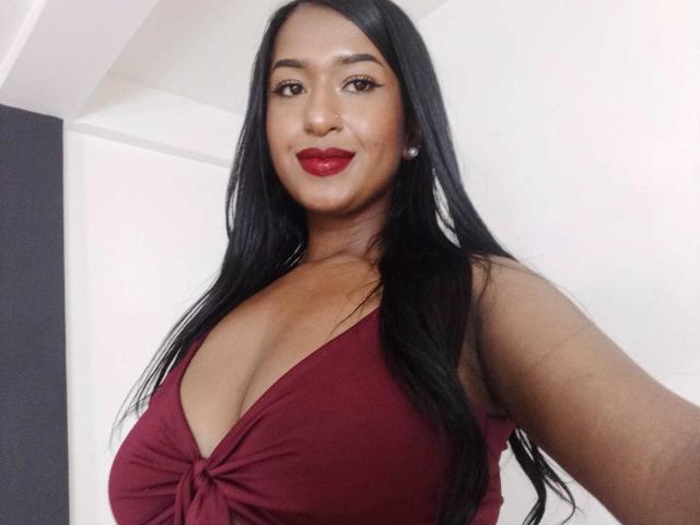 LauriyDubois - Élő pornó és szexkamera - 19359298