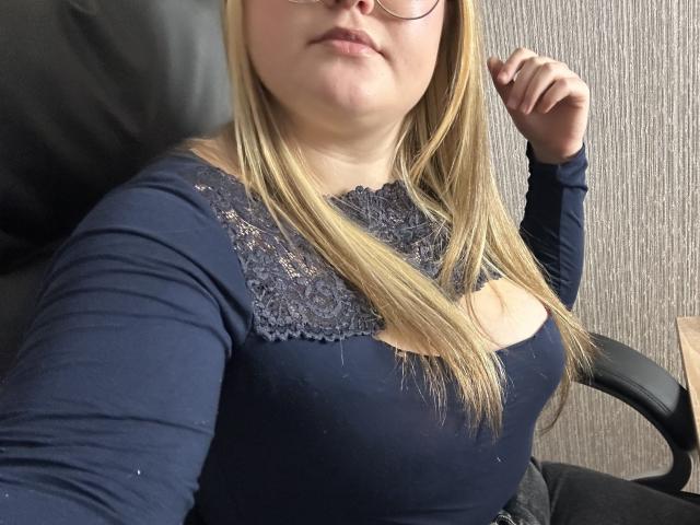 DiLaria - Live sex cam - 19394686