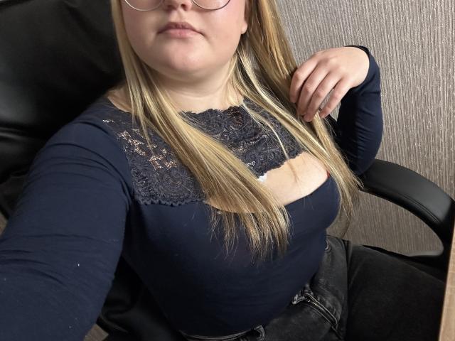 DiLaria - Live porn &amp; sex cam - 19394706