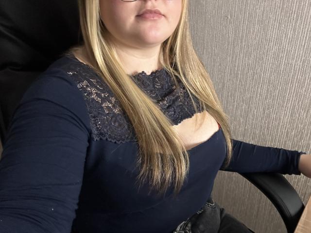 DiLaria - Live porn &amp; sex cam - 19394770