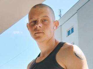 BruceDesire - Live porn &amp; sex cam - 19423066